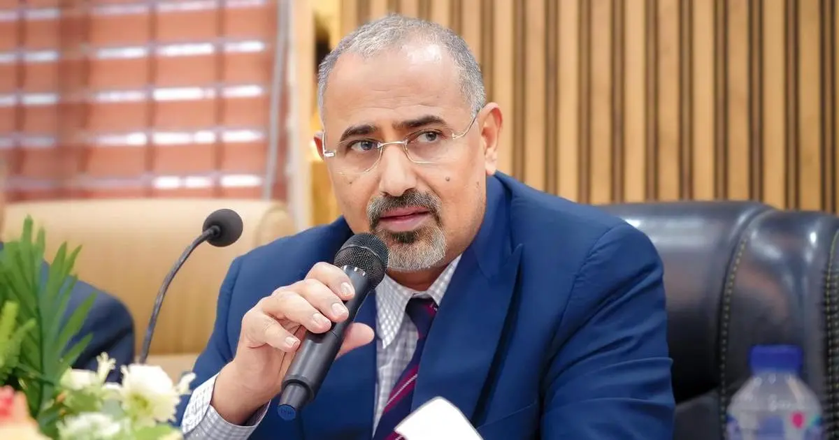هروب عيدروس الزبيدي بحراً من عدن ونقله إلى أبوظبي