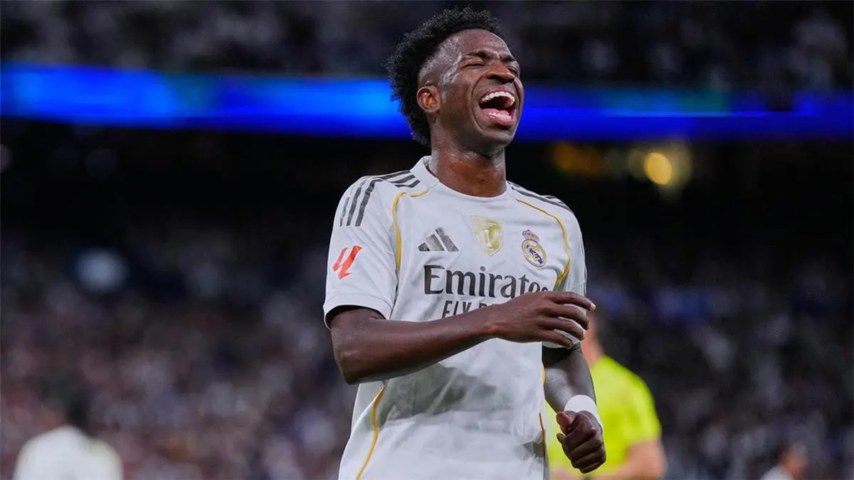 قبل مباراة ريال مدريد وأتلتيكو مدريد .. فينيسيوس يكشف عن أفضل ذكرى له في السوبر الإسباني