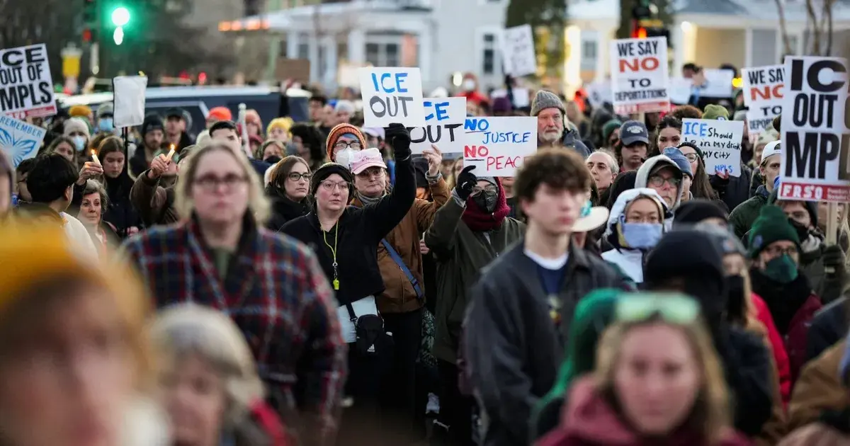 مينيسوتا تضع الحرس الوطني في حالة تأهب بعد سقوط امرأة برصاص ICE