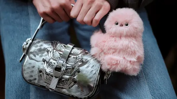 زهرة الخليج - «ميرومي».. دمية جديدة تتربع على عرش الموضة في 2026