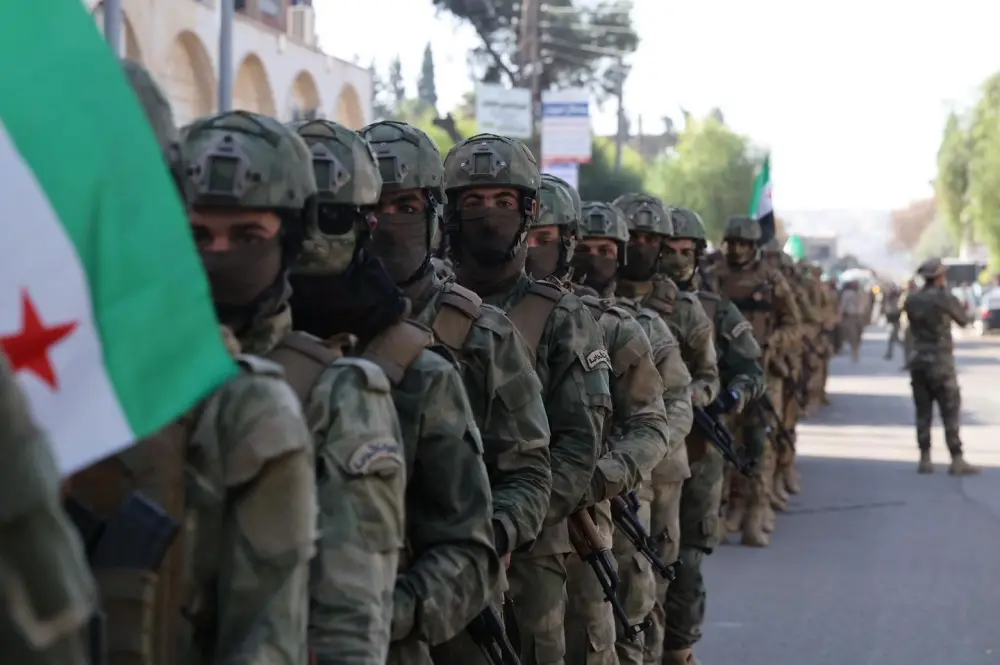 الجيش السوري يقصف مواقع قسد في حلب واستمرار عمليات إجلاء المدنيين