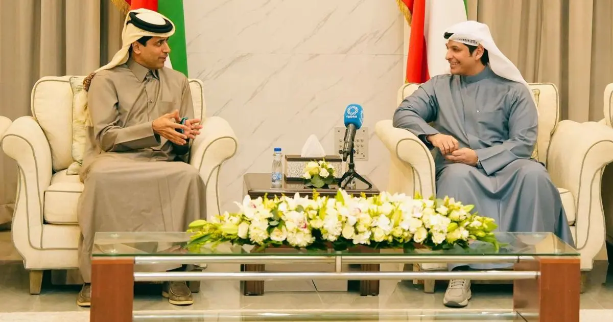 وزير الإعلام الكويتي يبحث مع ناصر الخليفي التعاون الإعلامي