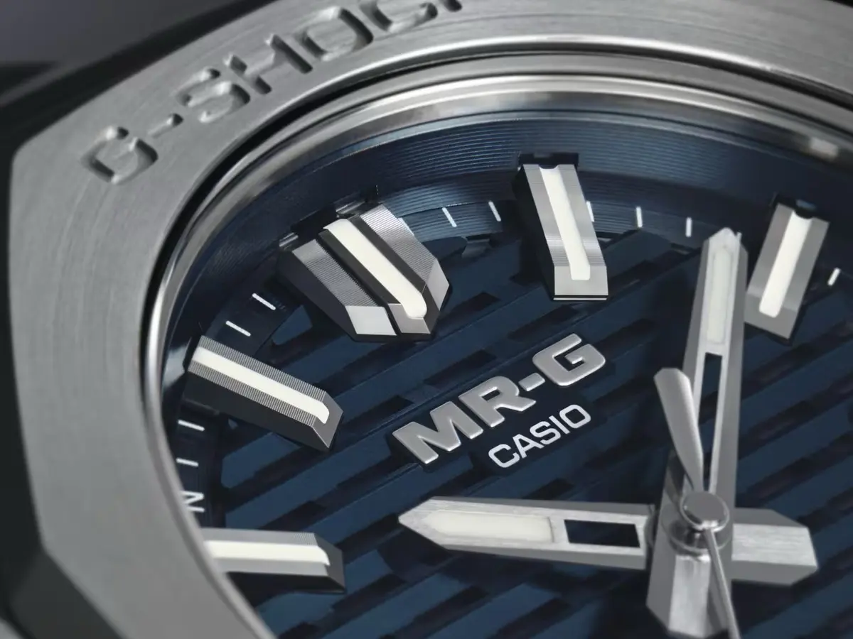 كاسيو تطلق ساعة G-Shock MR-G الفاخرة المستوحاة من معبد ياباني قديم