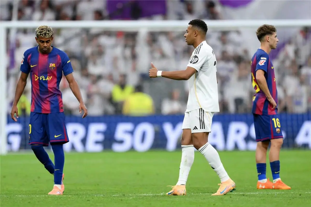 نجم ريال مدريد السابق يقرر حضور نهائي السوبر الإسباني أمام برشلونة