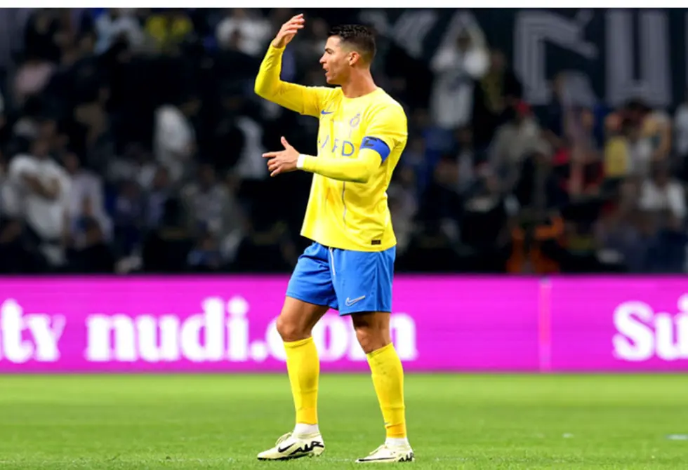 رونالدو ينفجر غضبا على زميله في نادي النصر خلال مواجهة القادسية (فيديو)