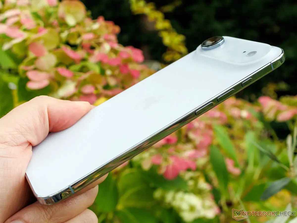 آيفون Air 2: إصدار الذكرى يحتفي بتصميم سامسونغ Galaxy 26 Ultra