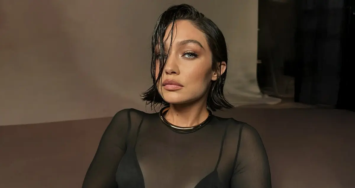 هل الأسود هو لون شعر الـIt Girls الجديد هذا العام؟