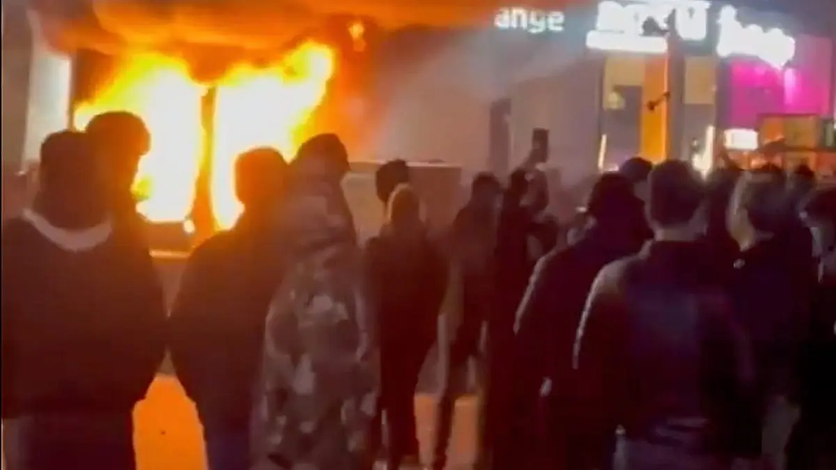 فيديو. لقطات تُظهر اشتعال مبانٍ حكومية في إيران وسط احتجاجات متواصلة