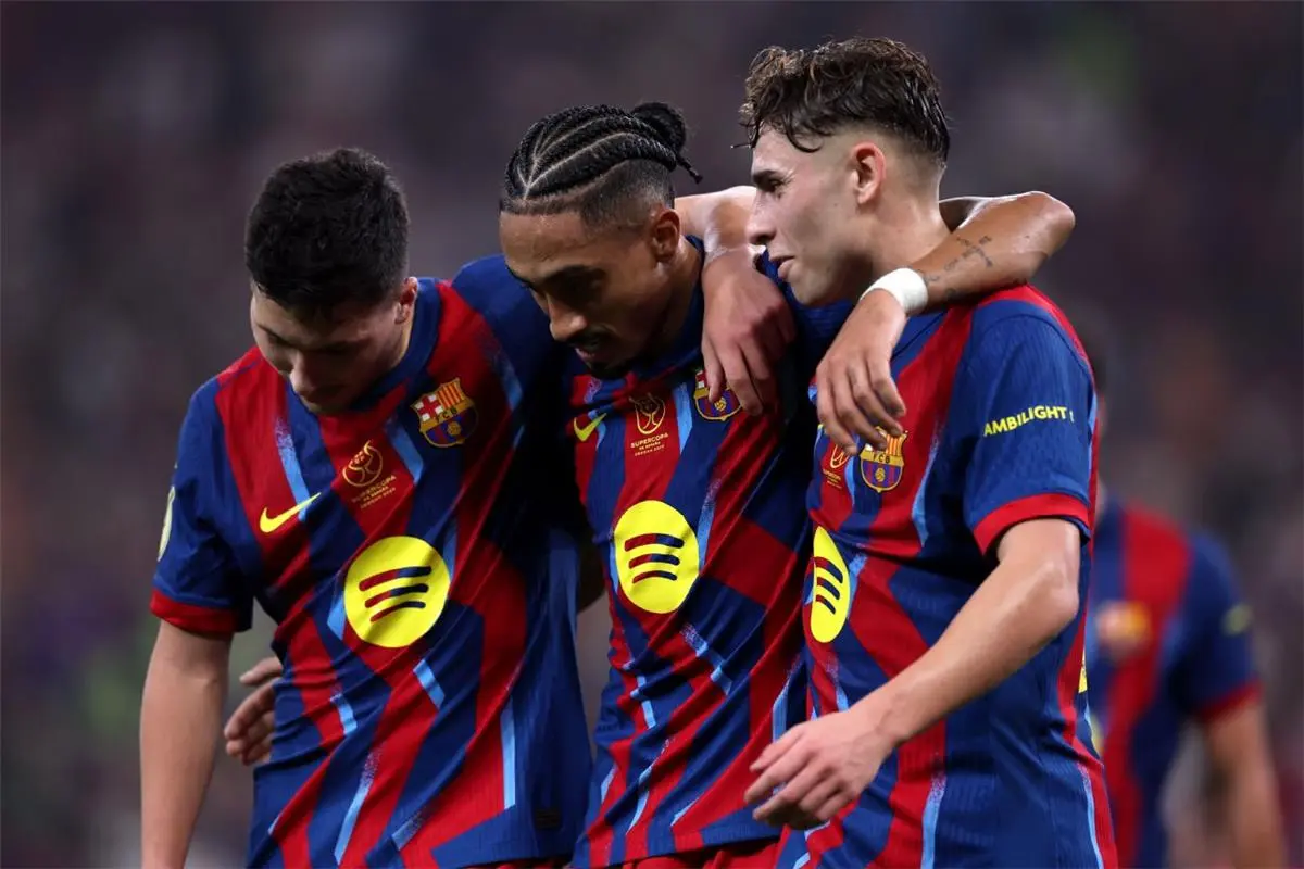 الاتحاد السعودي يلمح إلى إمكانية التعاقد مع نجم برشلونة