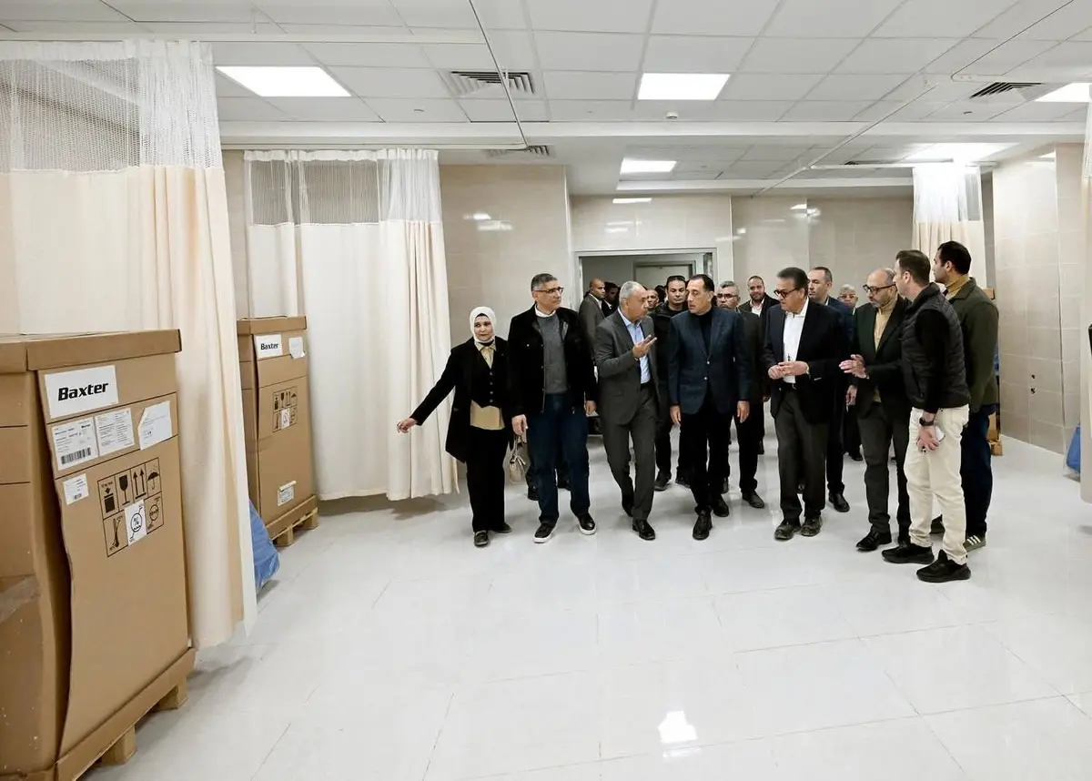 رئيس الوزراء يتفقد الأعمال النهائية لمشروع مستشفى بولاق الدكرور العام بالجيزة