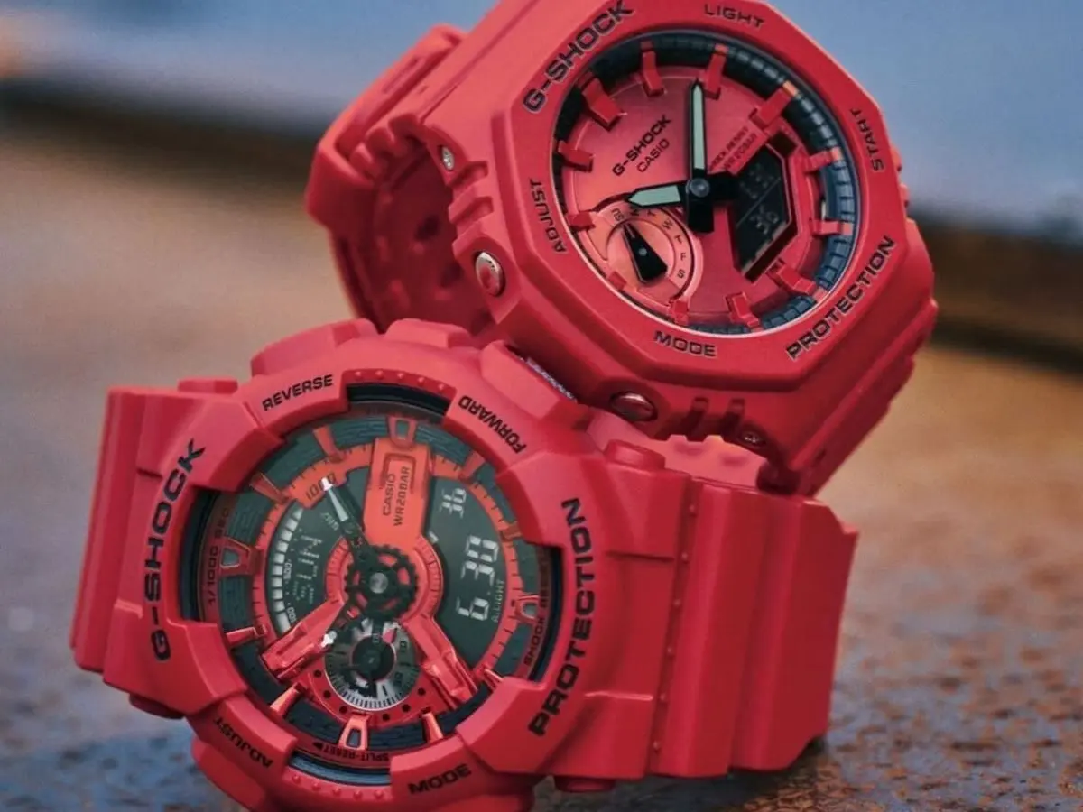 ساعات كاسيو G-Shock الجديدة: تصميمات جريئة باللون الأحمر