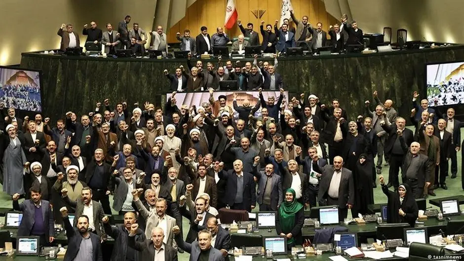 طهران تتوعد بـ "الرد على أي هجوم"
