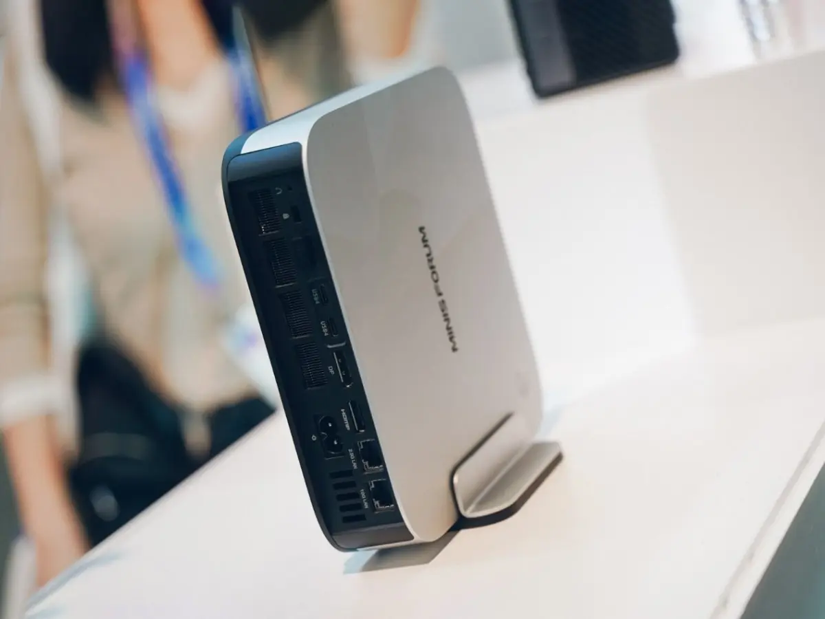 Minisforum تقدم EliteMini M2 Pro كحاسوب مصغر جديد بمعالج Arc B390