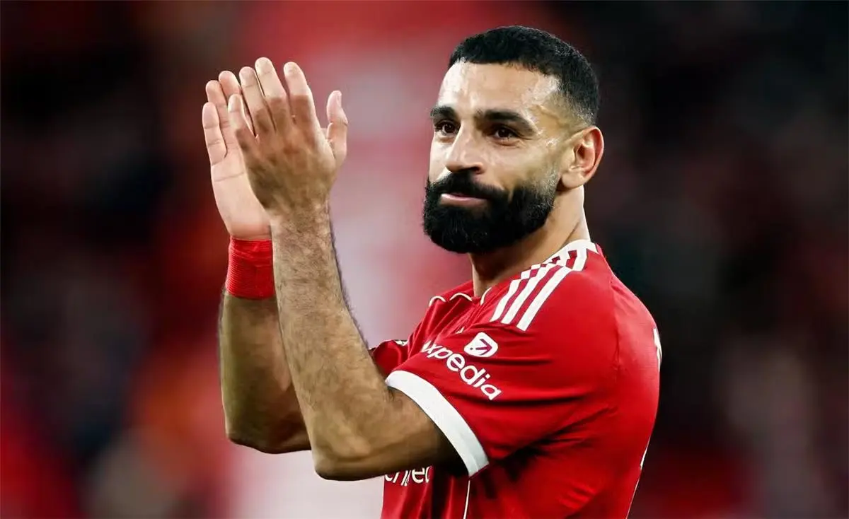 خبير انتقالات: حالة واحدة تمنع رحيل محمد صلاح عن ليفربول في الصيف