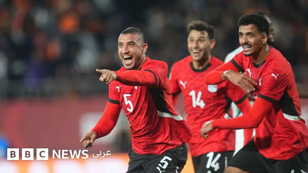 كأس أمم أفريقيا: مصر تقصي حاملة اللقب ساحل العاج وتحجز آخر مقعد في نصف النهائي، وخروج الجزائر أمام نيجيريا - BBC News عربي