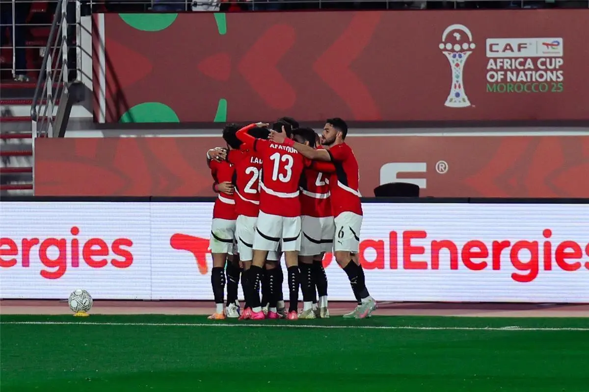 بدلاء منتخب مصر أمام كوت ديفوار في كأس أمم إفريقيا.. تريزيجيه يجاور زيزو