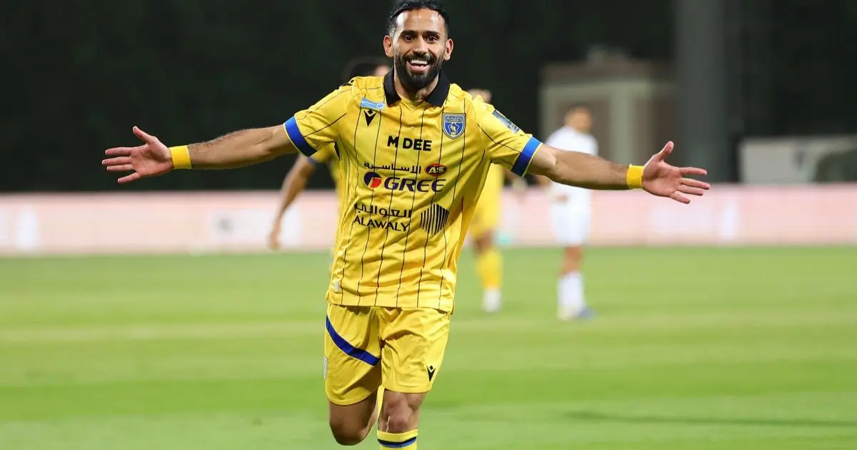 الصفقة الثانية.. الهلال يضم سلطان مندش من التعاون