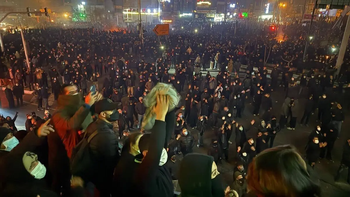 منظمة حقوقية تحذر من "عمليات قتل واسعة" في إيران والسلطات تدعو للتظاهر دعما للجمهورية الإسلامية