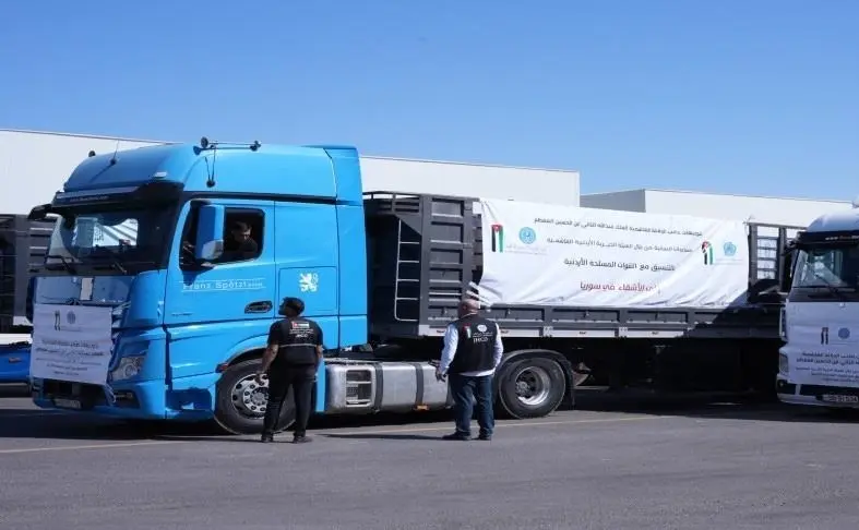 الأردن يرسل 51 شاحنة مساعدات إلى سوريا