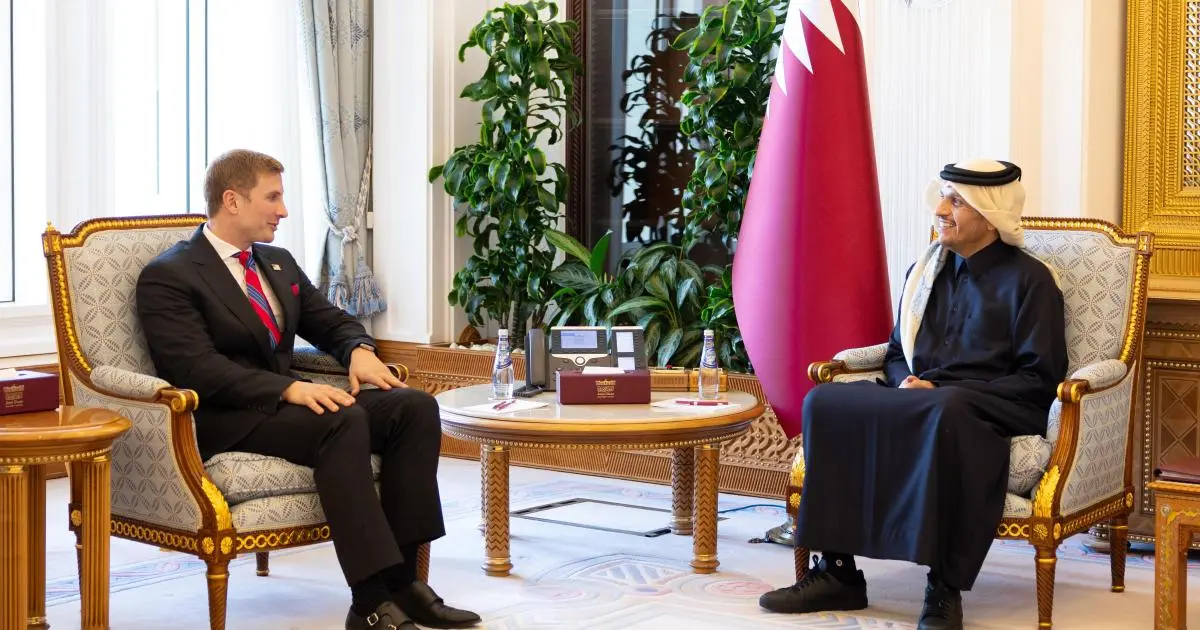 قطر تبحث تعزيز التعاون مع مسؤولين أمريكيين في الدوحة