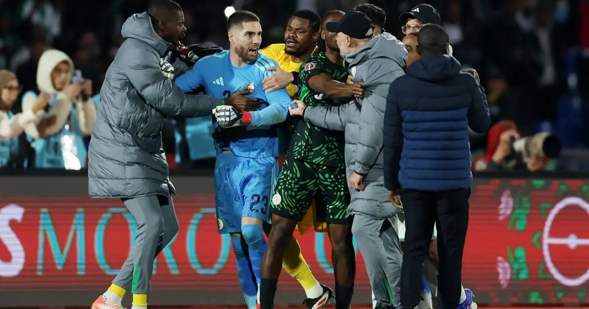 الكاف يفتح تحقيقاً بأحداث مباراتي المغرب والجزائر في كأس إفريقيا