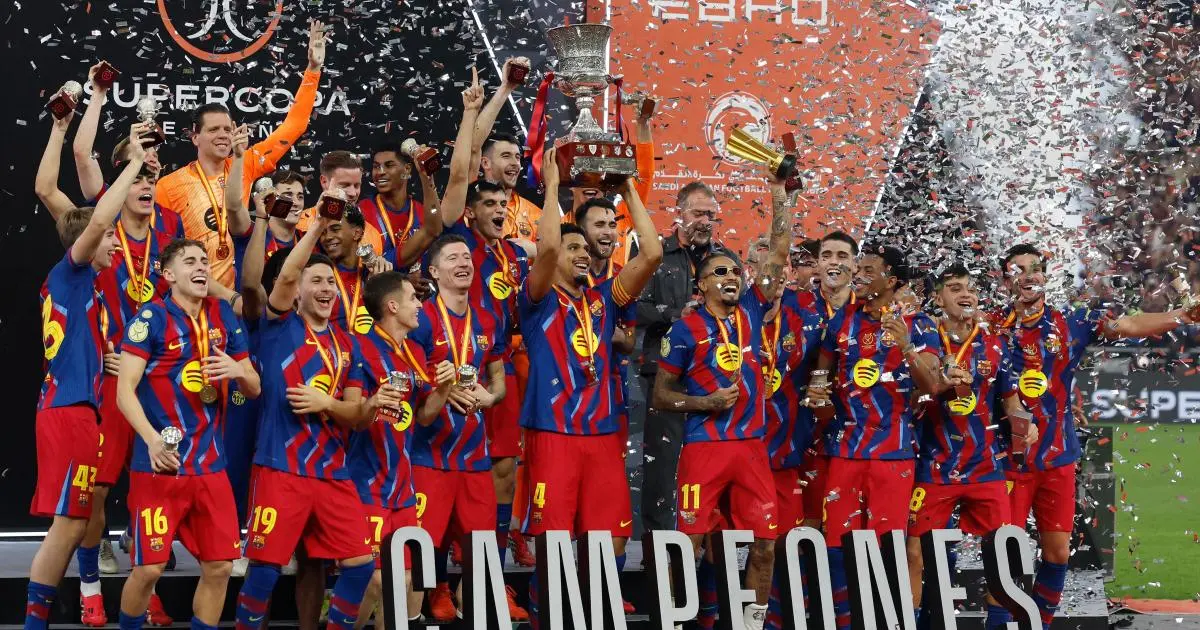 في موقعة السعودية.. برشلونة يهزم ريال مدريد ويرفع كأس السوبر