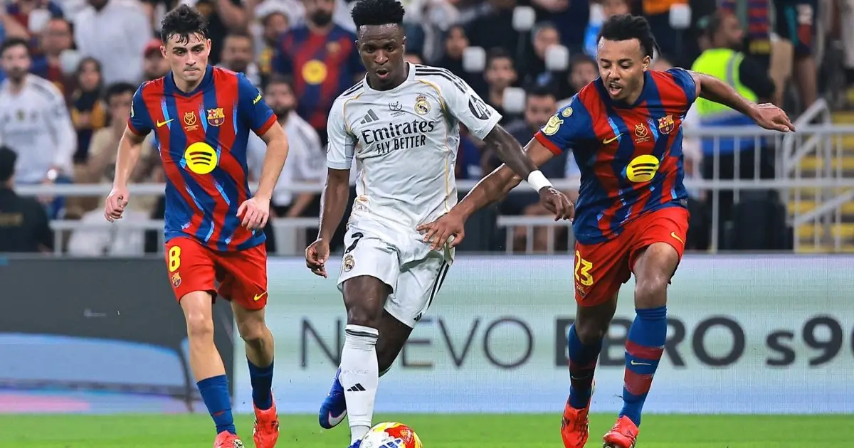 هل تعرض فينيسيوس للإصابة في مباراة ريال مدريد وبرشلونة؟