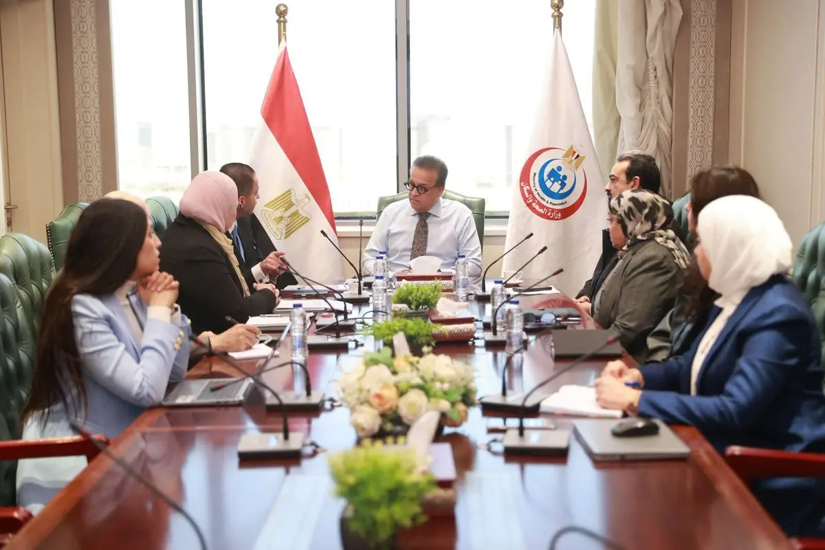 نائب رئيس مجلس الوزراء وزير الصحة يتابع مستجدات تكليف دفعة 2023 الطبية