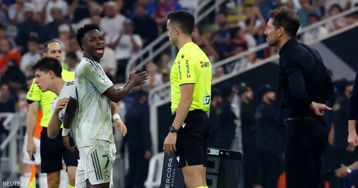 سيميوني يعتذر لفينيسيوس بعد "واقعة السوبر"