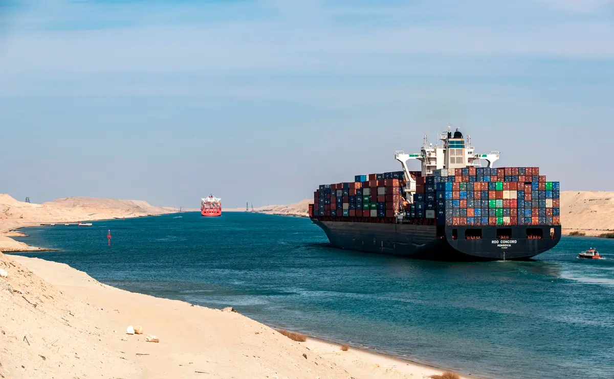 الحكومة تستهدف عبور نحو 20 ألف سفينة بقناة السويس بحلول 2030 - أموال الغد