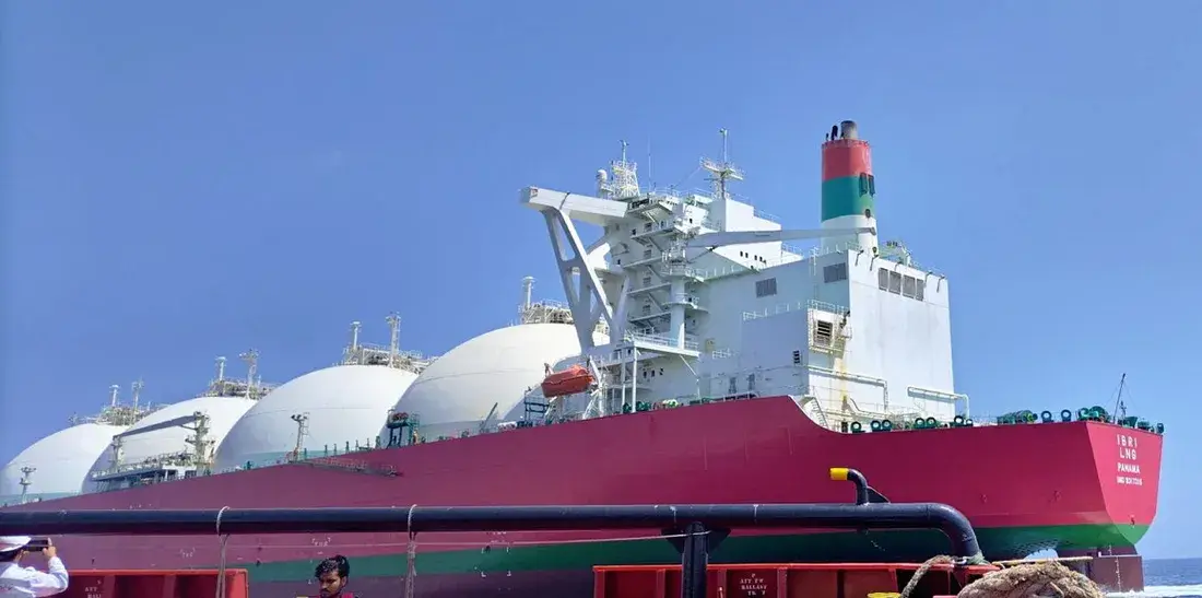 سلطنة عمان تبيع 4 ناقلات غاز مسال.. ما الأسباب؟ - الطاقة