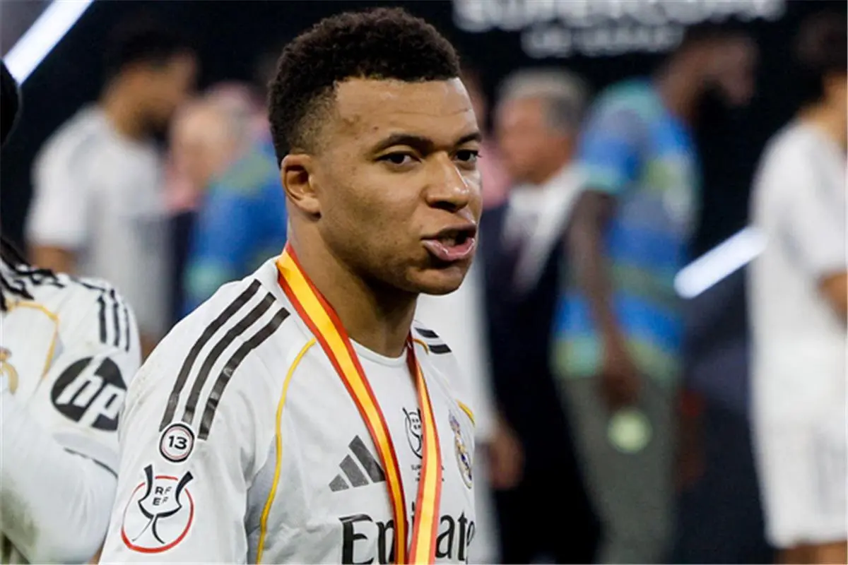 صحفي مقرب من ريال مدريد يبرئ مبابي من اتهامات لابورتا بعد السوبر الإسباني