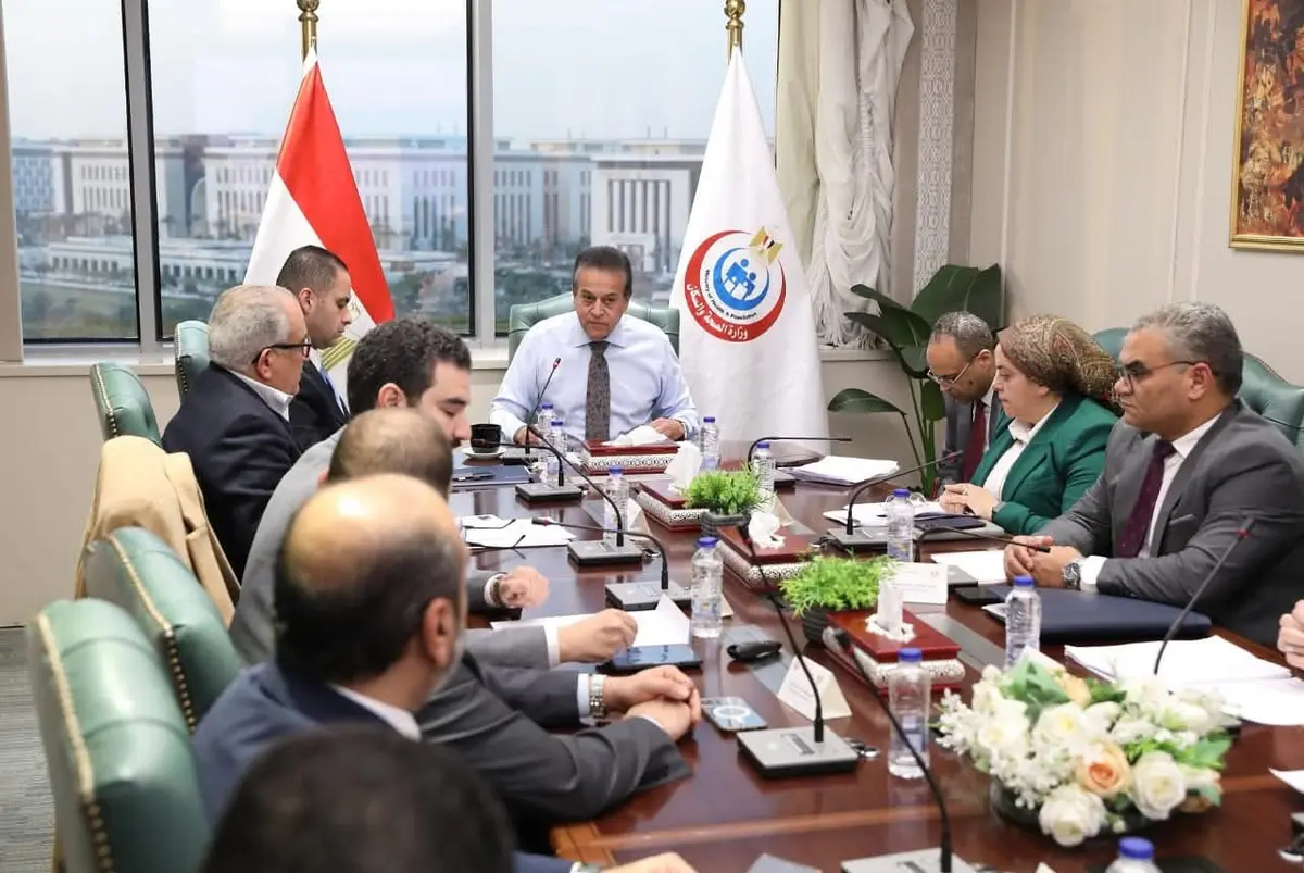 وزير الصحة يعقد اجتماعاً مع مجلس إدارة مستشفى جوستاف روسي لعلاج الأورام