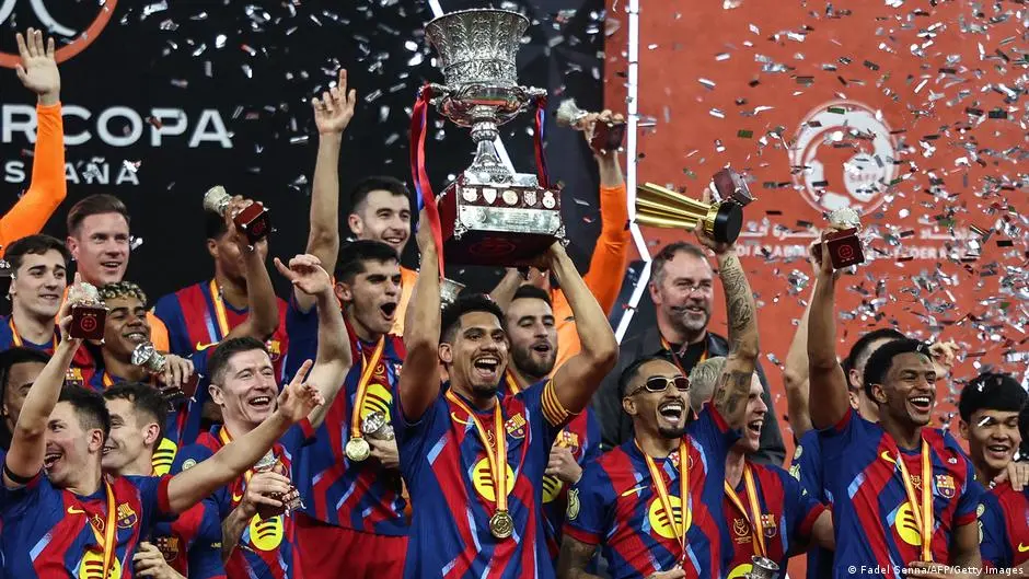 برشلونة يحتفظ بلقب كأس السوبر الإسباني بنصر ناري على الريال