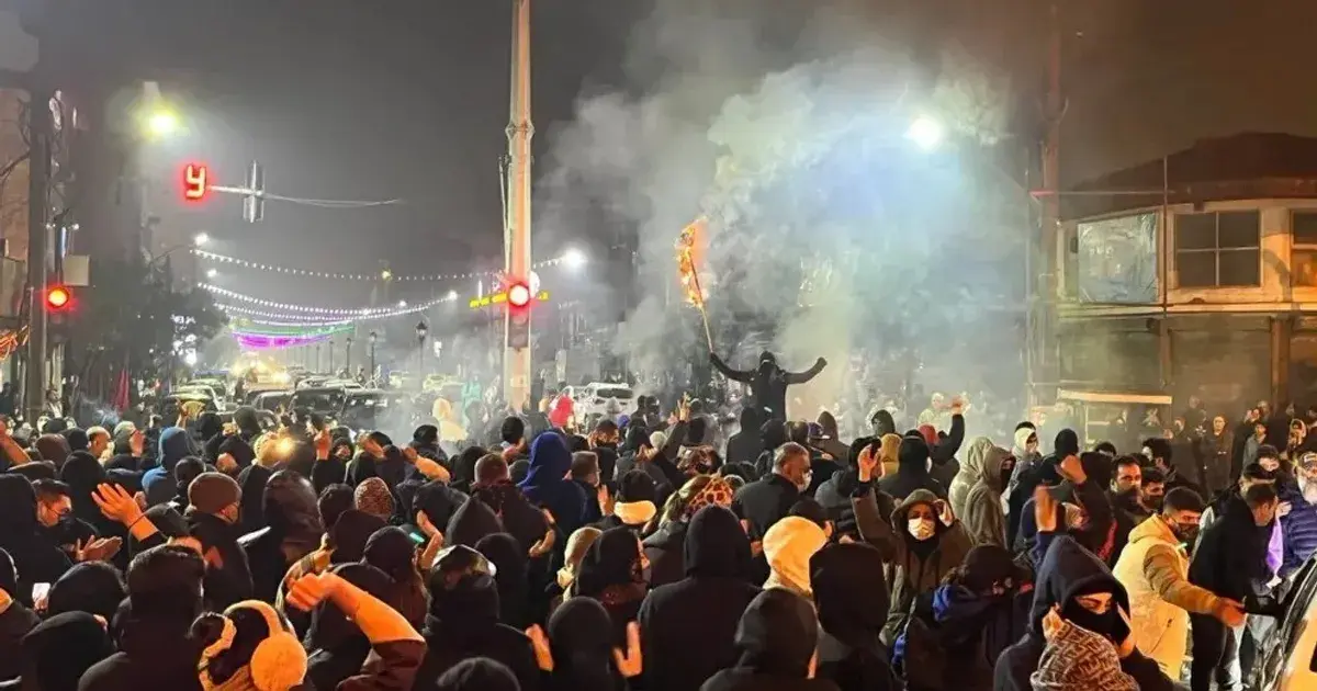 ماذا يريد المحتجون في إيران بعد اتساع رقعة الغضب الشعبي؟