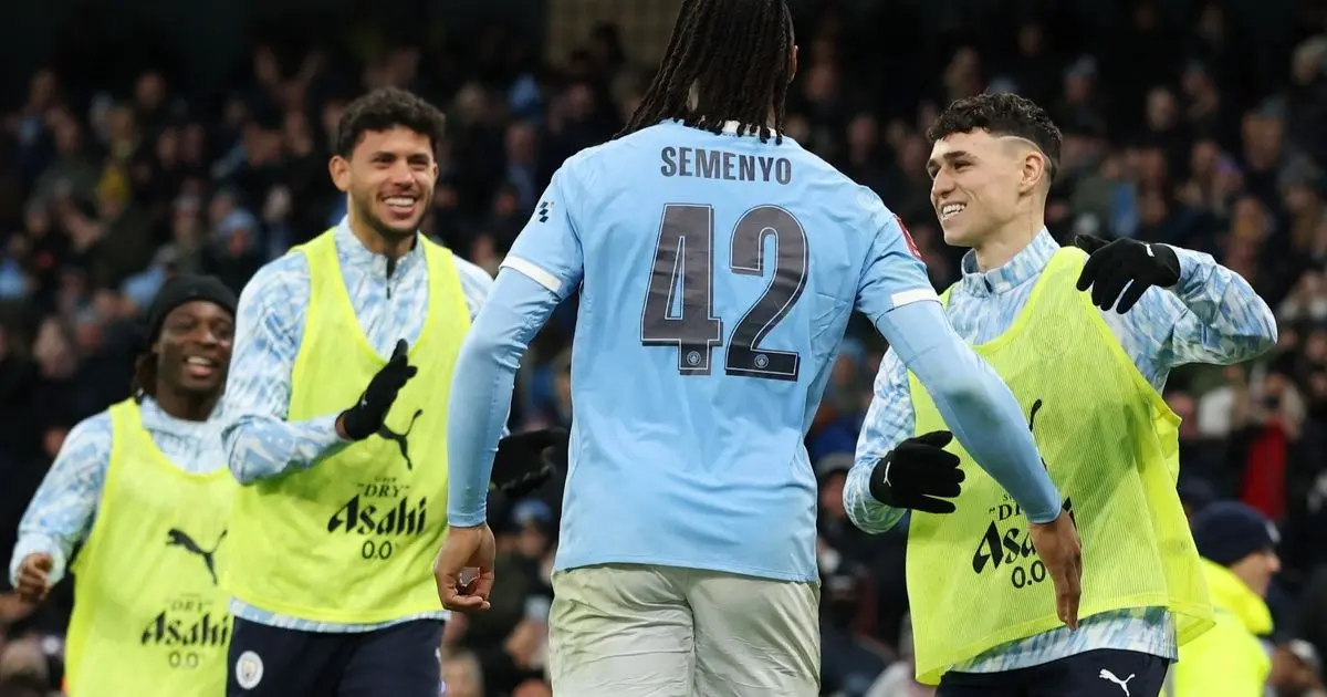 بعد صفقة سيمينيو.. دورتموند يحاول إنقاذ مهاجم مانشستر سيتي