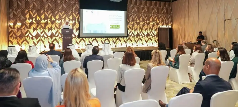 «غرف دبي» تعرِف مجتمع الأعمال بتصاريح وعقود العمل ونظام حماية الأجور