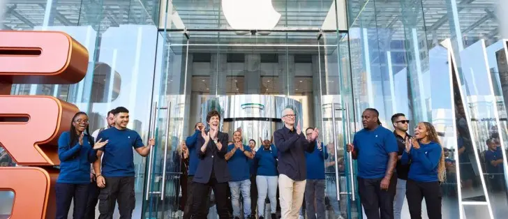 Counterpoint: أبل تتصدر مبيعات الهواتف الذكية في 2025 وسامسونج تهبط إلى المركز الثاني - التقنية بلا حدود