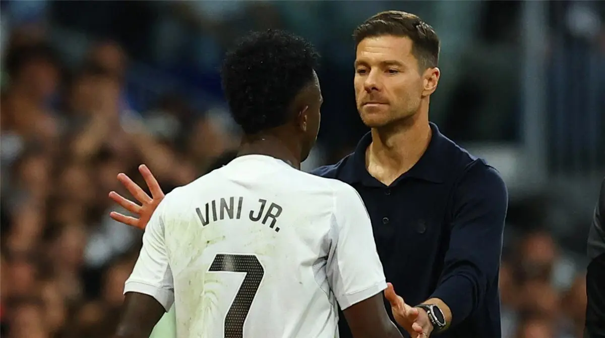 أبرزهم فينيسيوس وبيلينجهام.. 7 لاعبين في ريال مدريد لم يعلقوا على إقالة تشابي ألونسو