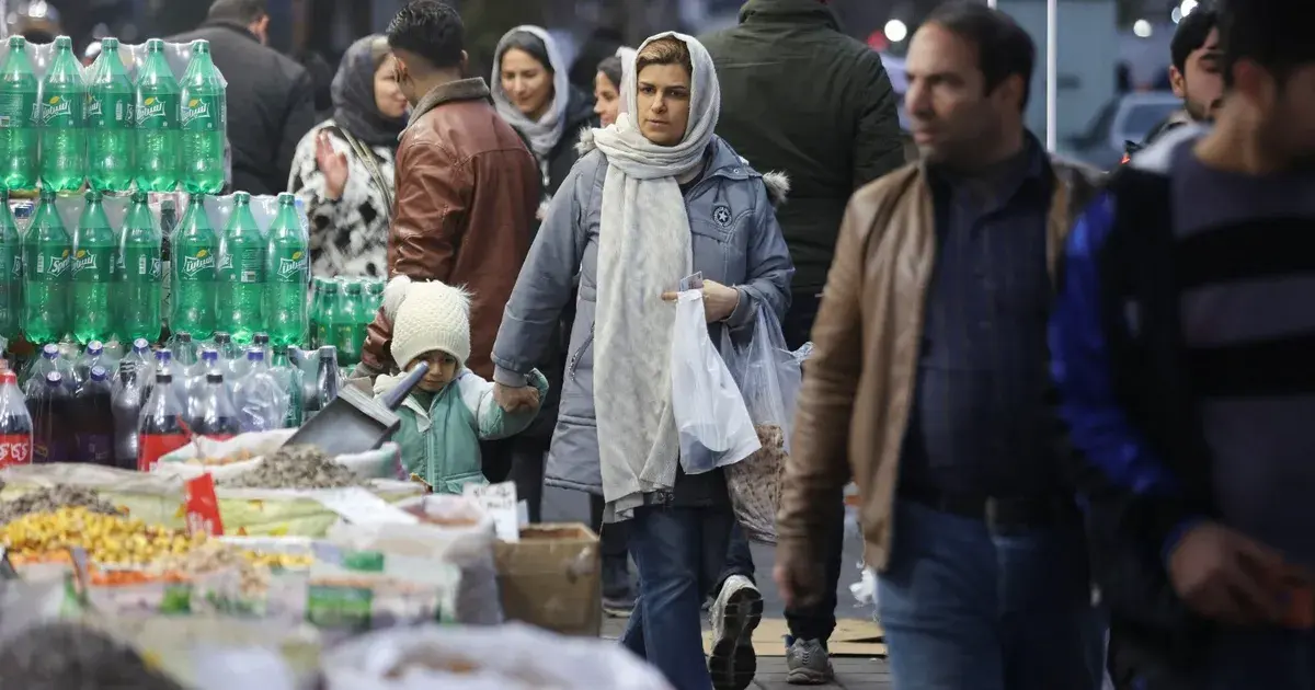 تجار إيران.. الخسائر الاقتصادية تصيب بالإحباط وتدفعهم لمعارضة الحكام