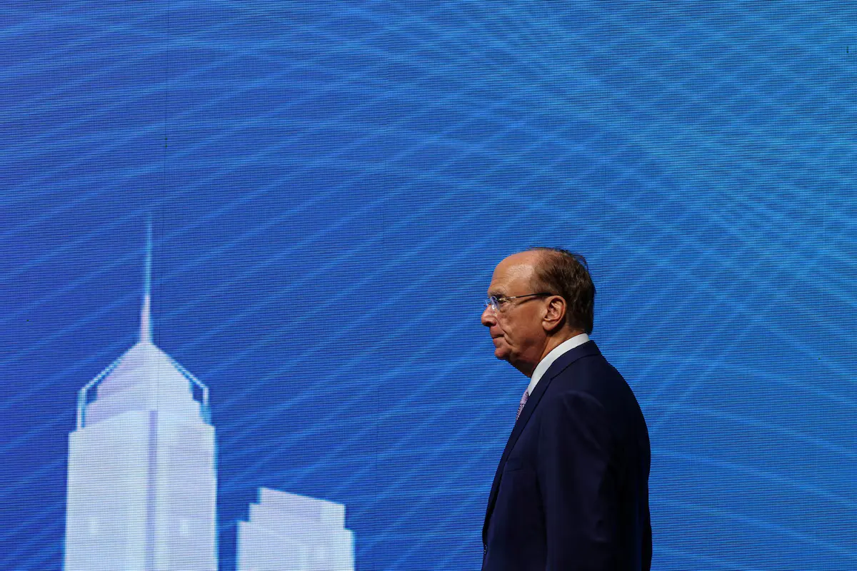 ما سبب خفض «بلاك روك» 250 وظيفة عالميًا؟