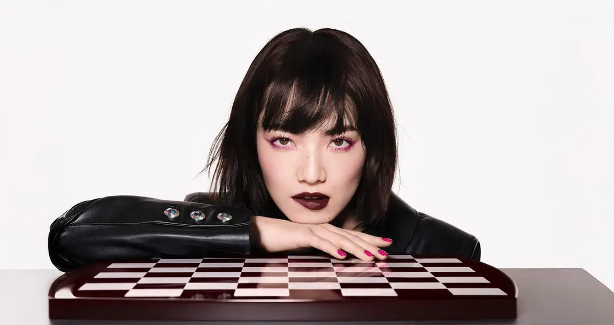 CHANEL تعيد تقديم مجموعة Rouge Noir