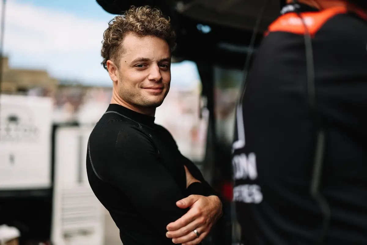 Tony Stewart: Ferrucci the 'only IndyCar driver with balls or passion to do Chili Bowl'