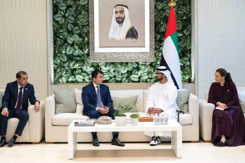 زايد بن حمدان بن زايد يبحث تعزيز التعاون مع نائب رئيس وزراء أوزبكستان