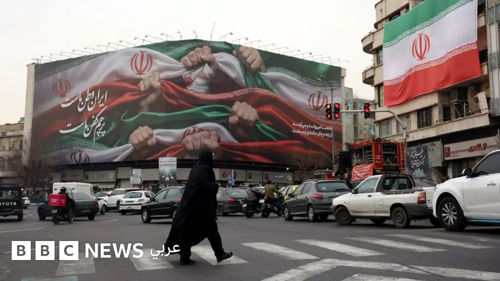 مظاهرات إيران: "أفضل طريقة لمساعدة الثورة الإيرانية هي بثّ الخوف والانقسام داخل النظام"- مقال في التايمز - BBC News عربي