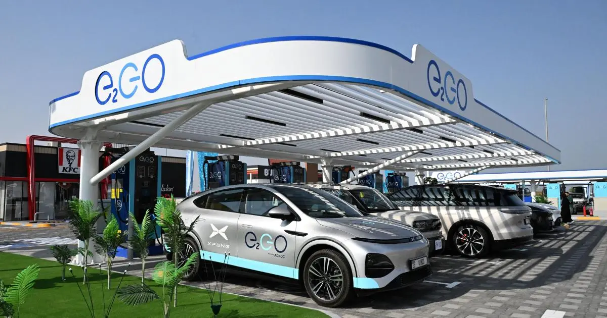 الإمارات.. افتتاح سادس أكبر مجمع لشحن المركبات الكهربائية في العالم