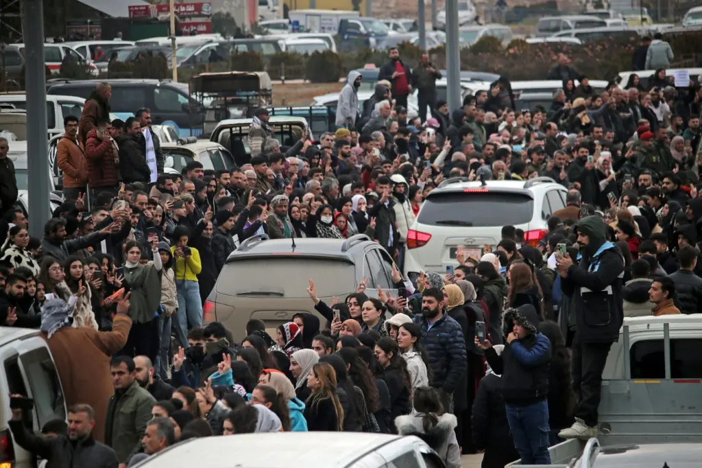 الجيش السوري يطالب القوات الكردية بالانسحاب من مناطق شرق مدينة حلب