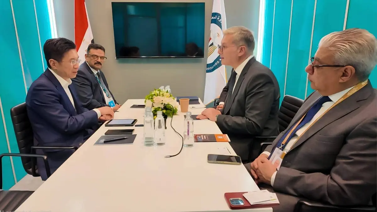 "البترول" تبحث مع شركات صينية وبرازيلية إقامة مشروعات في قطاع التعدين