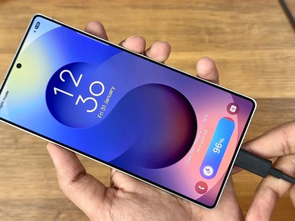 تسريب: Galaxy S26 الأساسي قد يحصل على ترقية كبيرة في سرعة الشحن - عالم التقنية