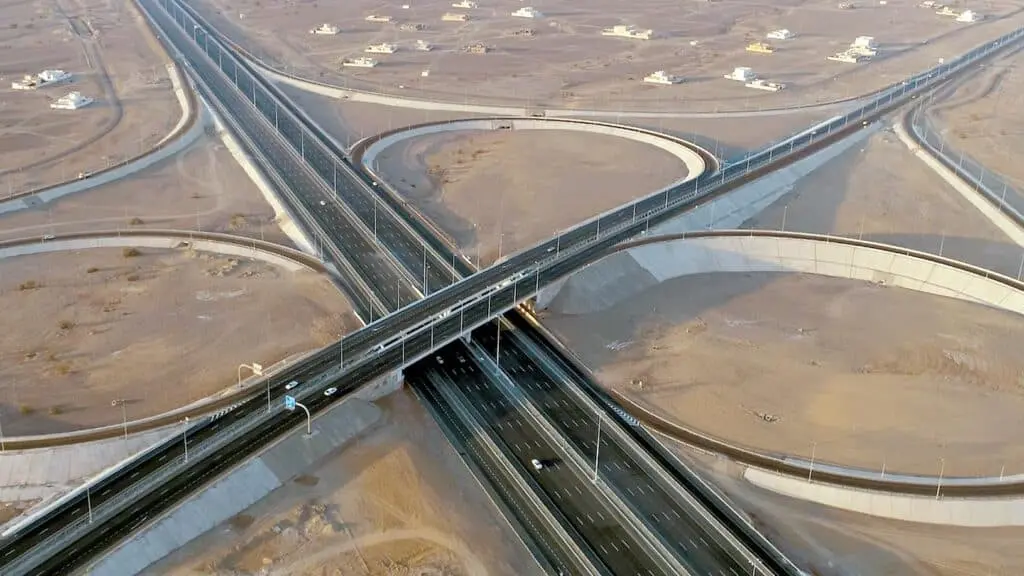 امتداد طريق الطائف نحو القدية مشروع بطول 16 كم